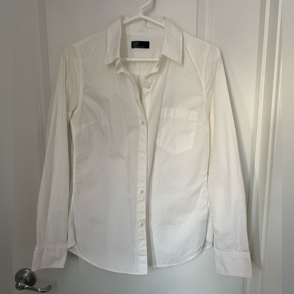 Gap Classic White Button Down Shirt